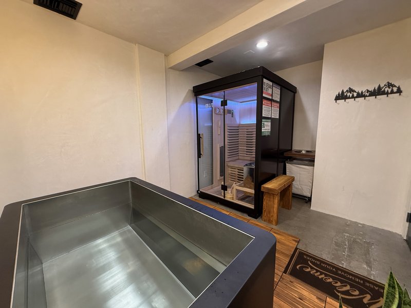 Private sauna and cold plunge recovery lounge for athletes at Home Mountain in West LA, Los Angeles